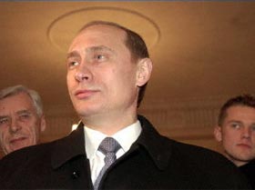 Президент Владимир Путин с нимбом. Фото сайта english.pravda.ru