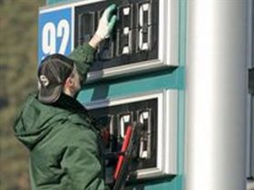 Цены на бензин растут. Фото: Игорь Гольдберг, Каспаров.Ru