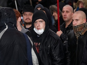 Националисты. Фото с сайта www.cs9717.vkontakte.ru