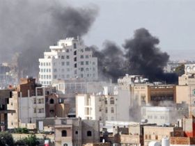Бои с столице Йемена Сана. Фото с сайта lenta.ru