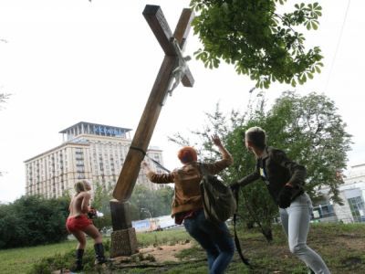 Спиленный крест Фото: rgazeta.ru