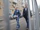 Алексей Навальный с приставом у суда. Источник - http://www.novayagazeta.ru/