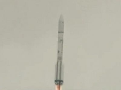Ракета "Протон" в полете. Скрин видео http://rbctv.rbc.ru/