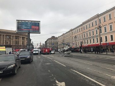 Вертолет МЧС у метро "Технологический институт", 3.4.17. Источник - twitter.com/5tv/