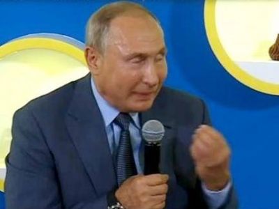 В. Путин на встрече с победителями международных олимпиад. Фото: скриншот видео "Россия 24"