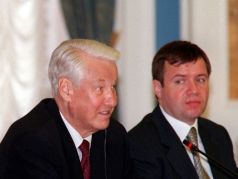 Борис Ельцин и Валентин Юмашев. Фото: www.eg.ru