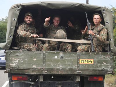 Военнослужащие армянской армии. Фото: Vahram Baghdasaryan / Photolure / Reuters