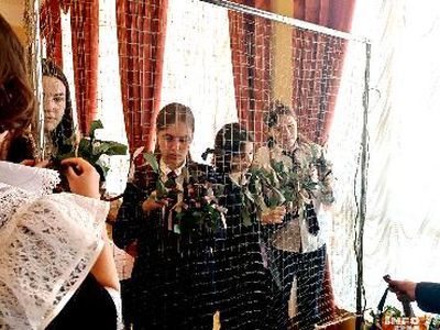 Плетение маскировочных сетей. Фото: Сергей Горчаков, Каспаров.Ru