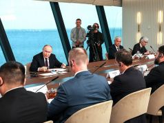 Владимир Путин и представители СМИ на ПМЭФ, 5.06.24. Фото: t.me/orda_kz